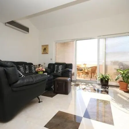 Ana - Four Bedroom With Terrace, Sea View And Private Pool Apartment