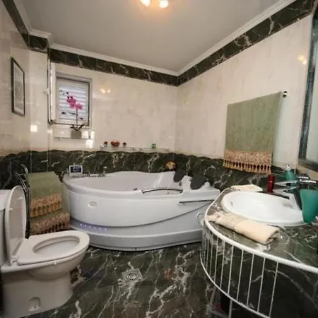 Ana - Four Bedroom With Terrace, Sea View And Private Pool דירה קאבטאט