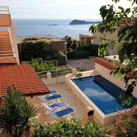 דירה Ana - Four Bedroom With Terrace, Sea View And Private Pool קאבטאט