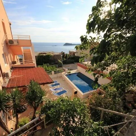 Ana - Four Bedroom With Terrace, Sea View And Private Pool דירה